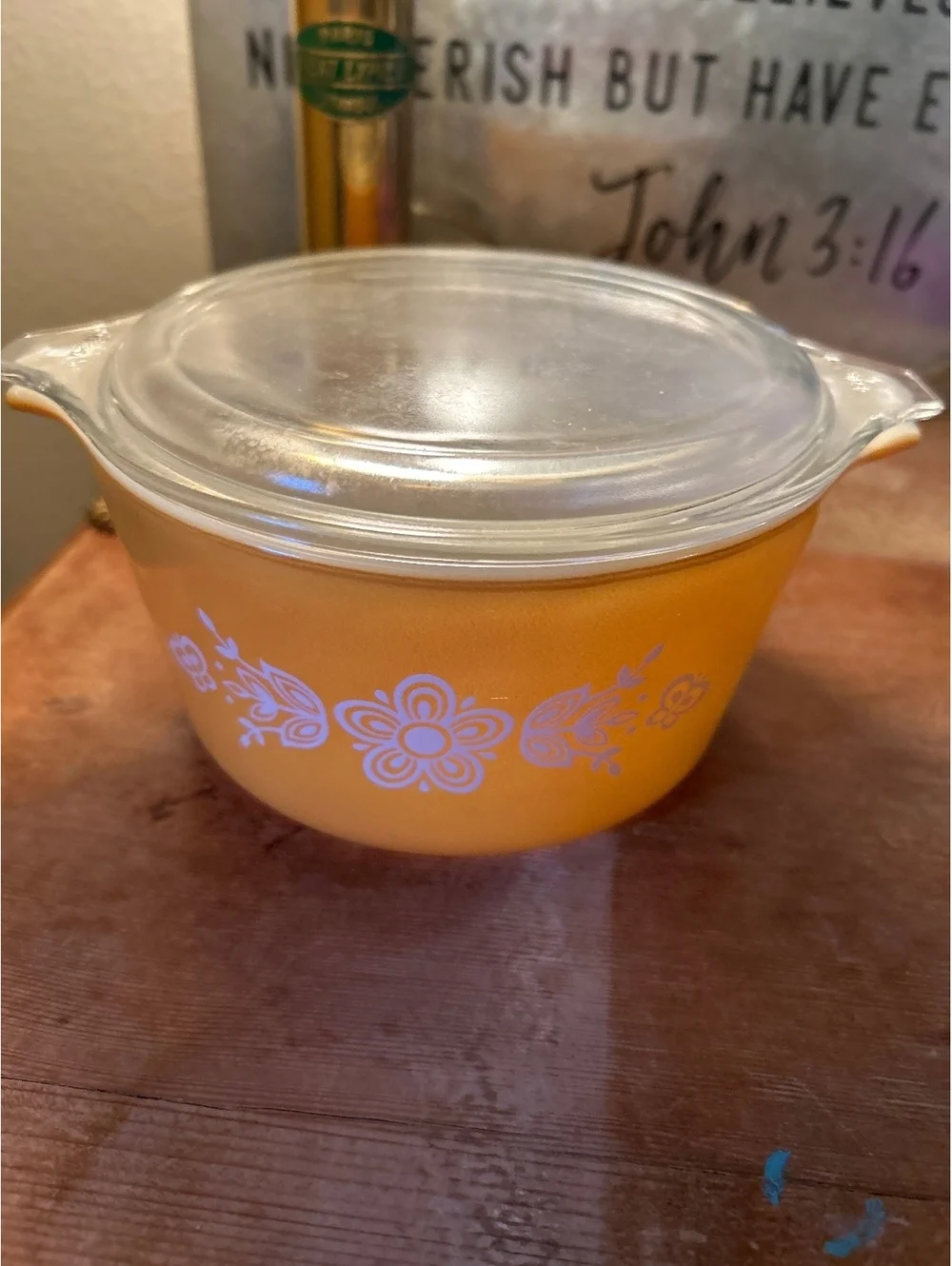 Vintage Pyrex 1 Qt Yellow Butterprint Casserole Dish with Lid